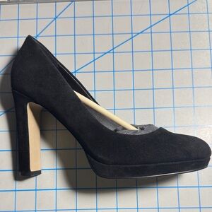 New Tahari Brentwood Black Suede Heels Pumps US8 4” heel, 1/2” platform